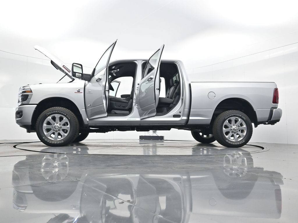New 2026 RAM 2500 Laramie AWD/4WD image 39