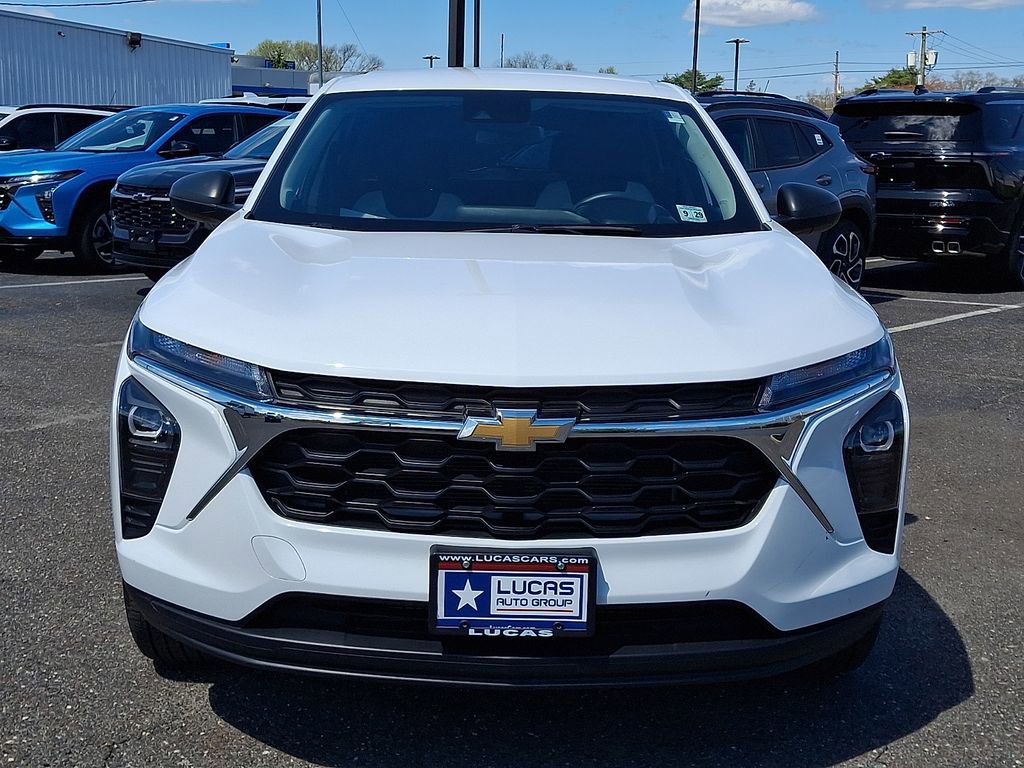 Used 2024 Chevrolet Trax LS image 4