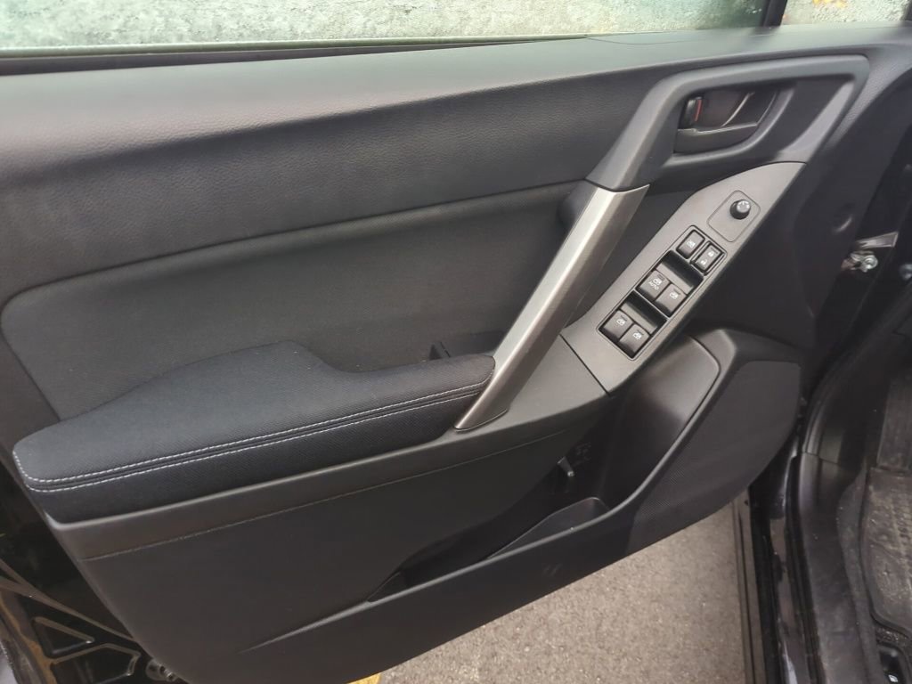 Used 2015 Subaru Forester 2.5i Premium w/ All-Weather Package image 9