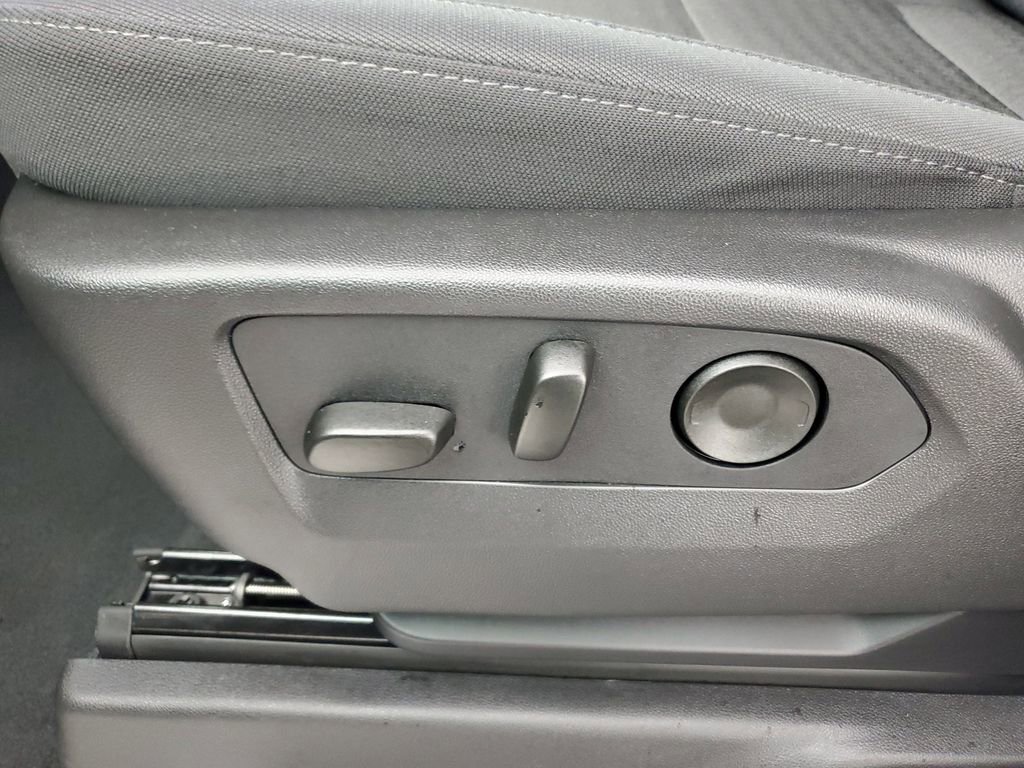 Used 2026 Chevrolet Silverado 1500 LT image 27