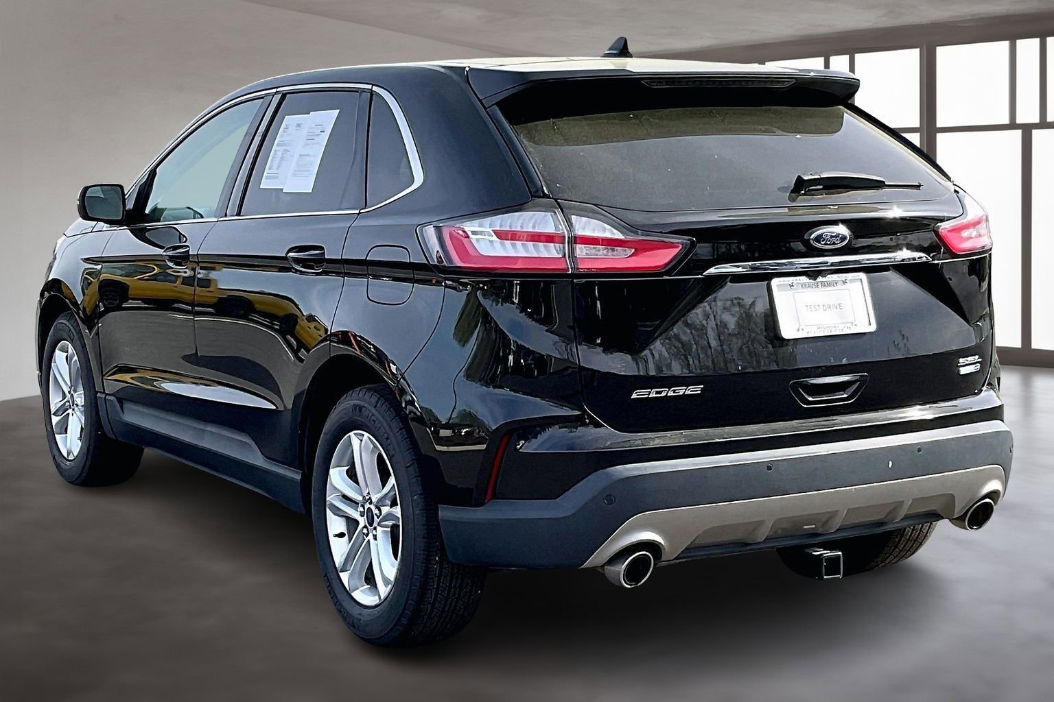 Used 2020 Ford Edge SEL w/ Cold Weather Package image 4
