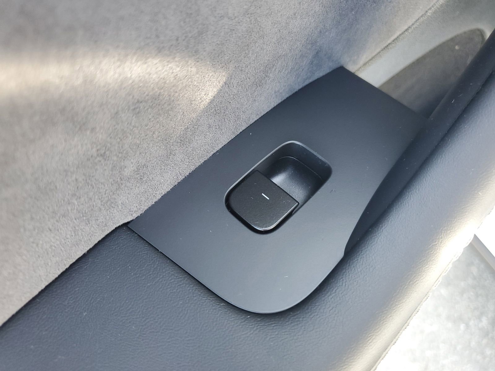 Used 2025 Tesla Model Y Long Range image 18