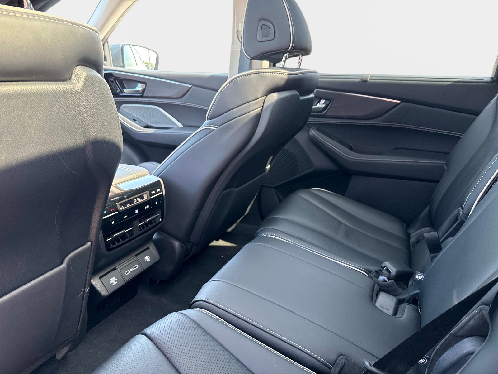 Certified 2024 Acura MDX SH-AWD w/ Advance Package image 15