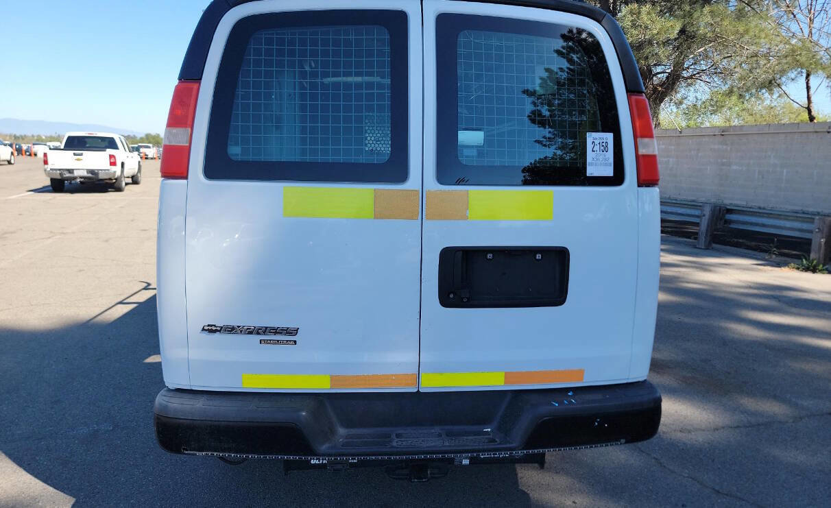 Used 2015 Chevrolet Express 2500 image 3