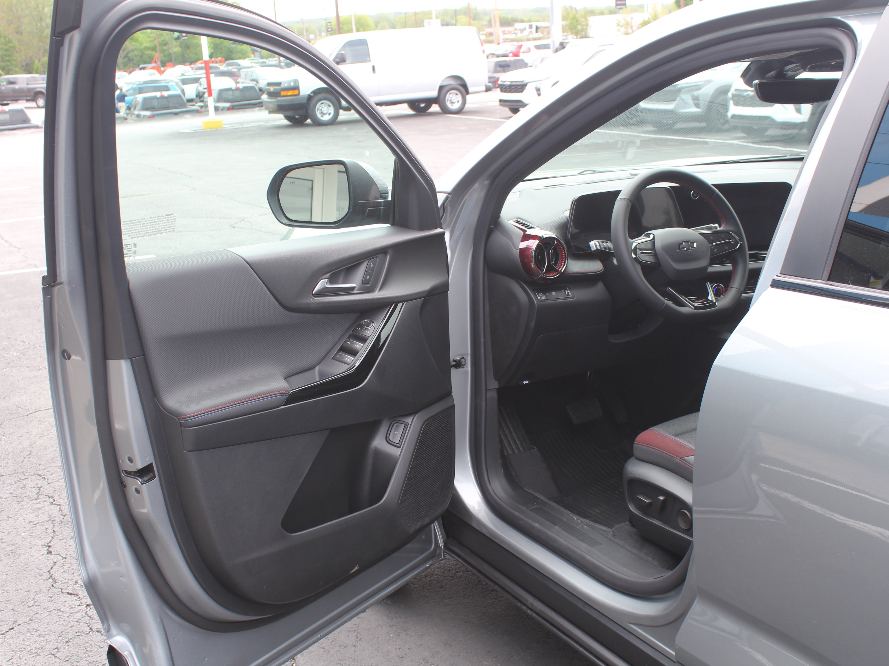 New 2026 Chevrolet Equinox RS w/ Safety and Technology Package FWD image 8