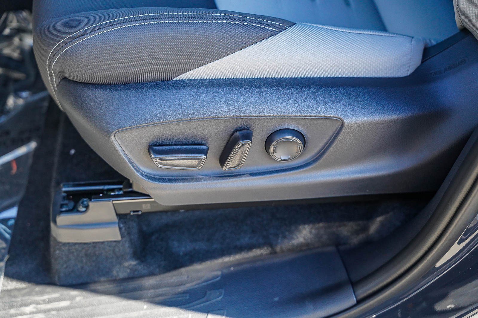 New 2025 Toyota Tacoma TRD Off-Road image 25