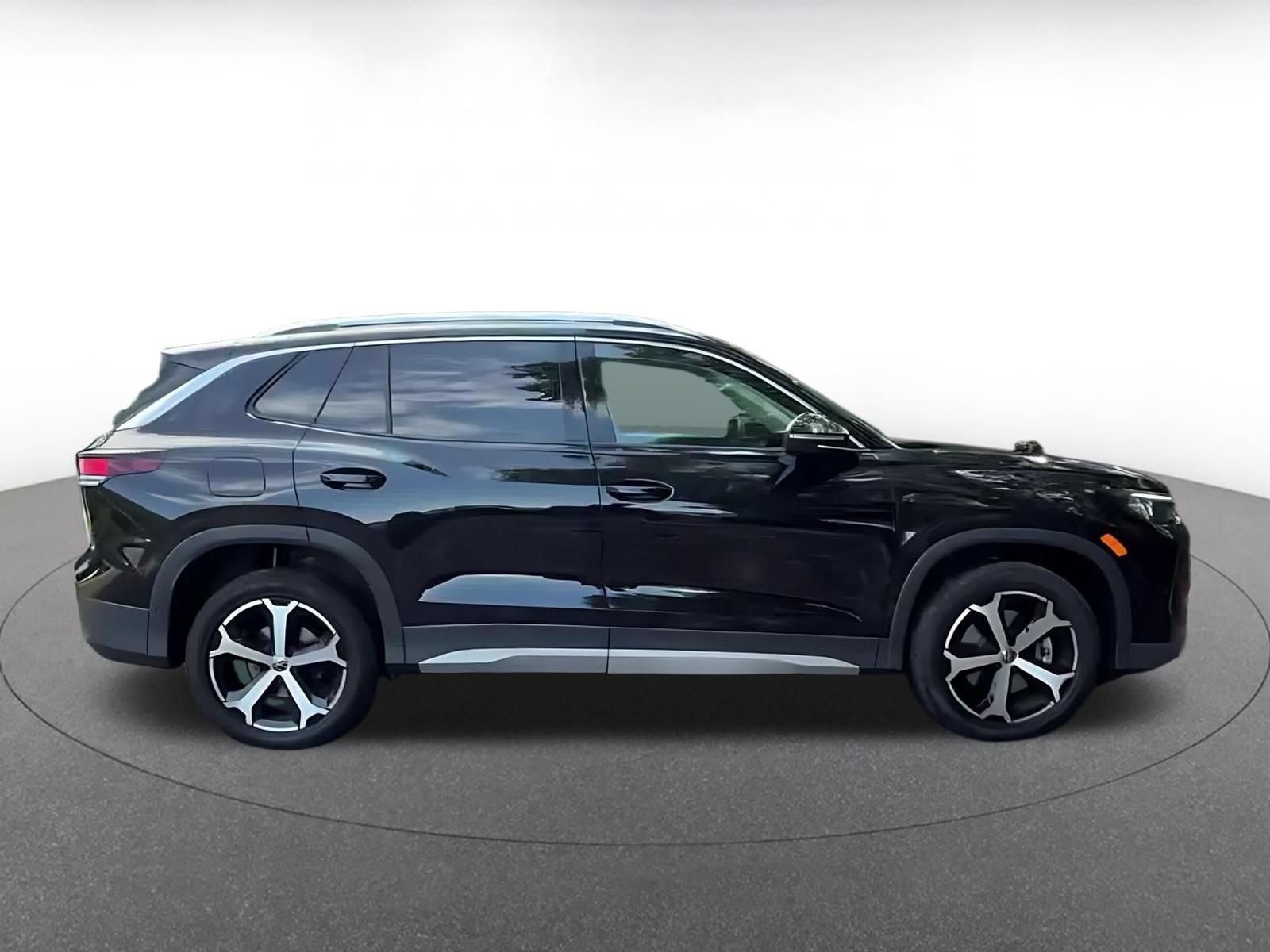 Used 2026 Volkswagen Tiguan SE AWD/4WD image 15