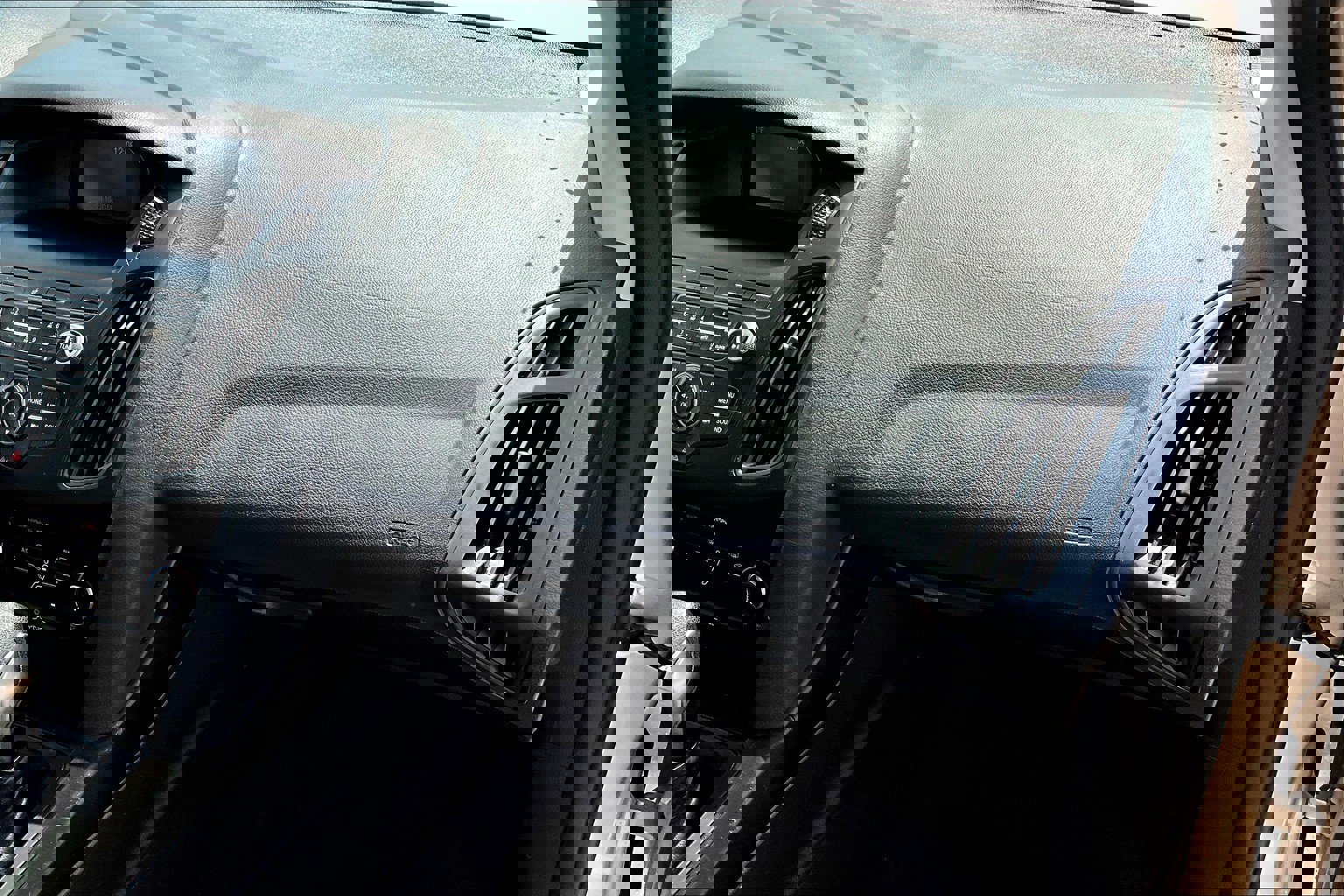 Used 2018 Ford Focus SE image 21