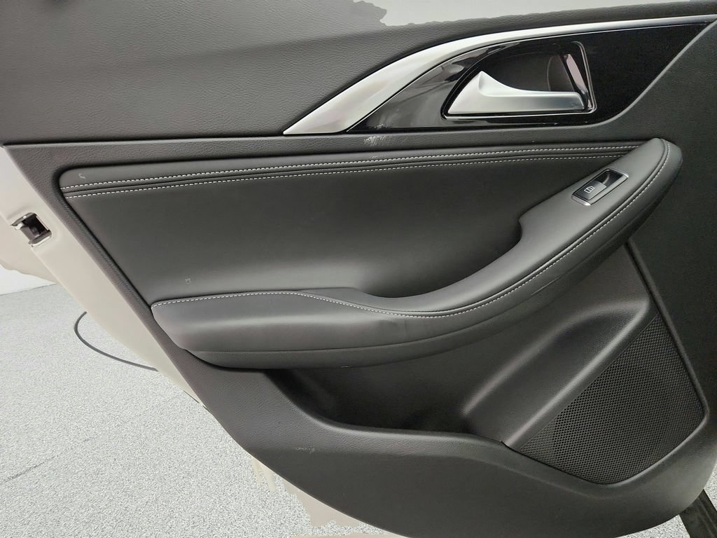 Used 2019 INFINITI QX30 AWD w/ Navigation Package image 27