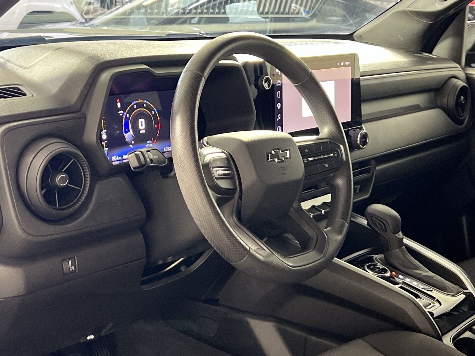 Used 2023 Chevrolet Colorado Trail Boss w/ Technology Package AWD/4WD image 17