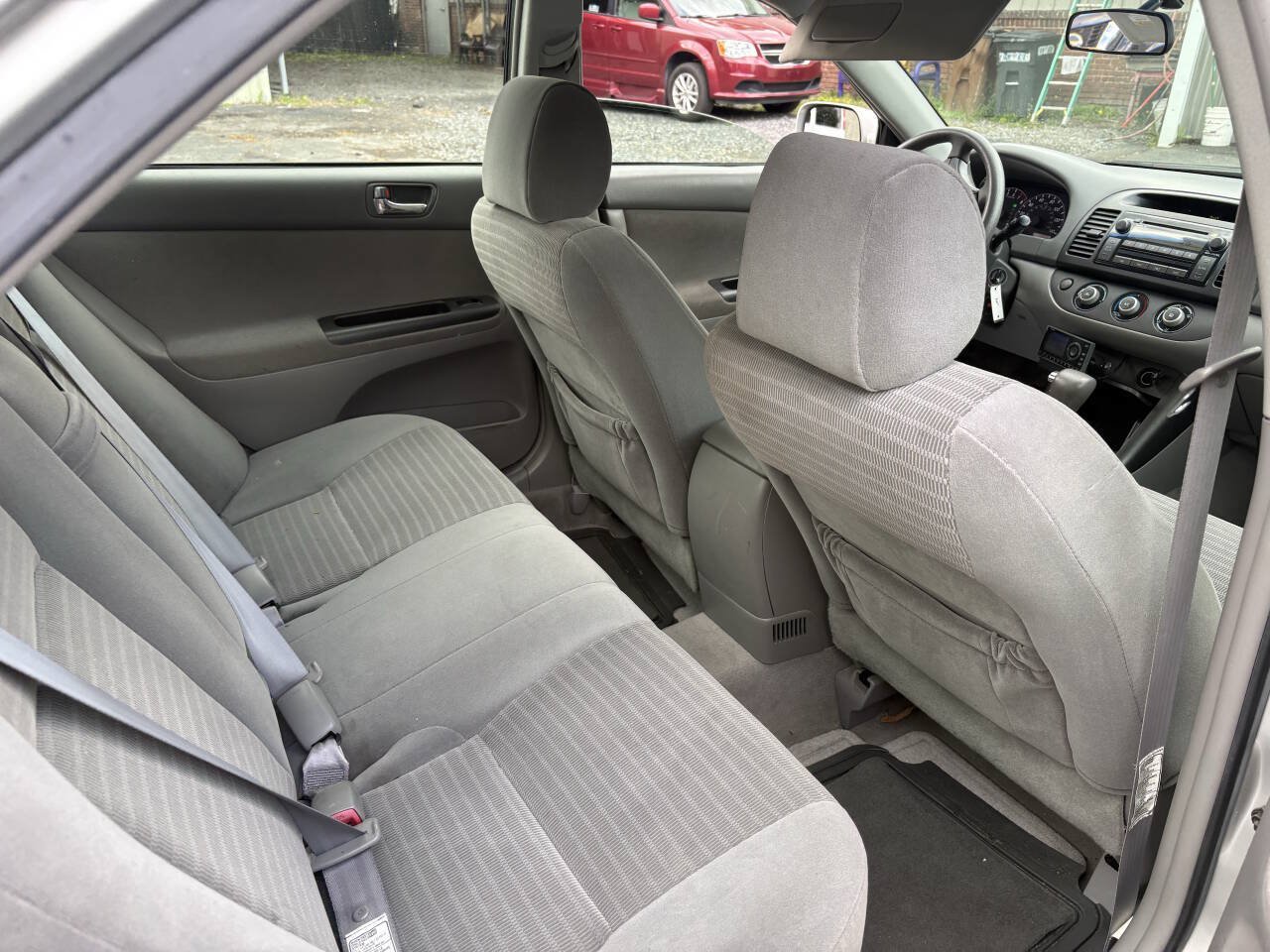 Used 2005 Toyota Camry LE FWD image 13