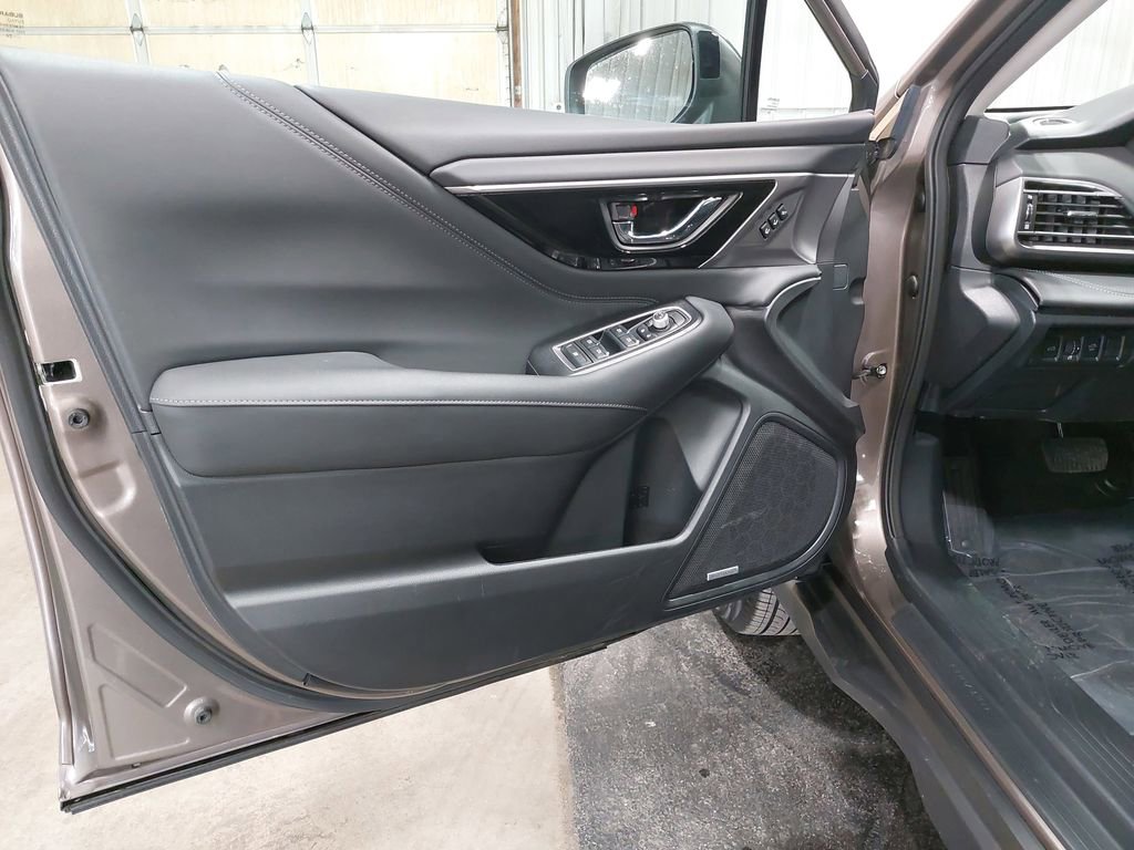 Used 2024 Subaru Outback Limited AWD/4WD image 28