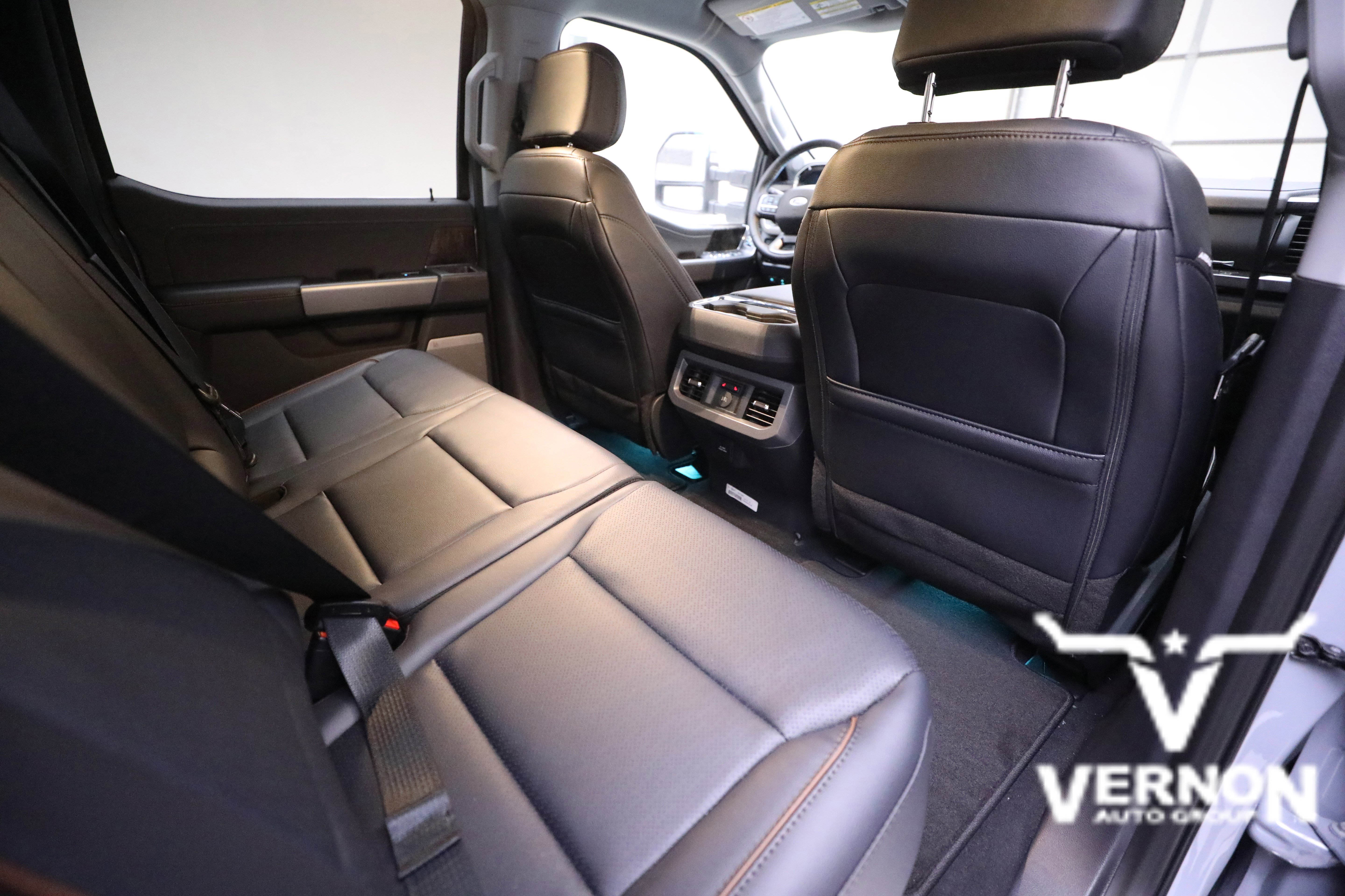 New 2026 Ford F250 Lariat w/ Chrome Package image 12