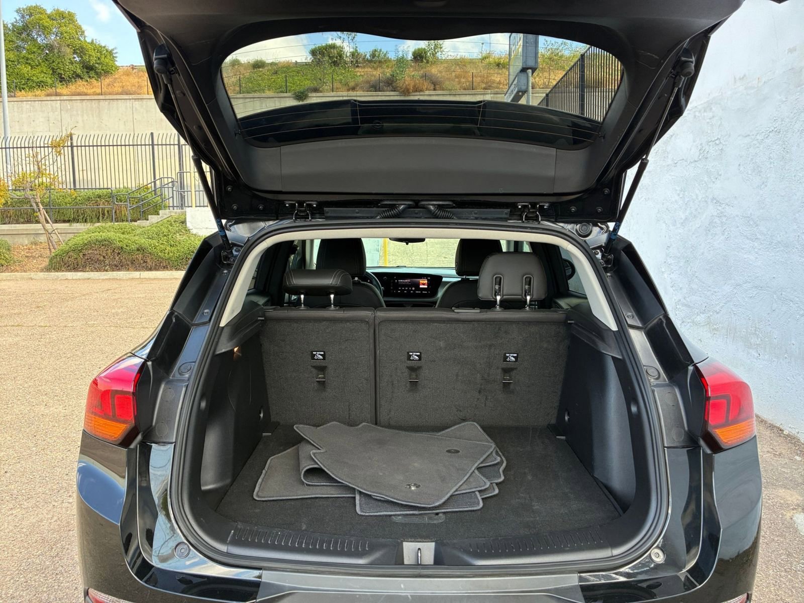 Used 2025 Buick Encore GX Preferred image 30