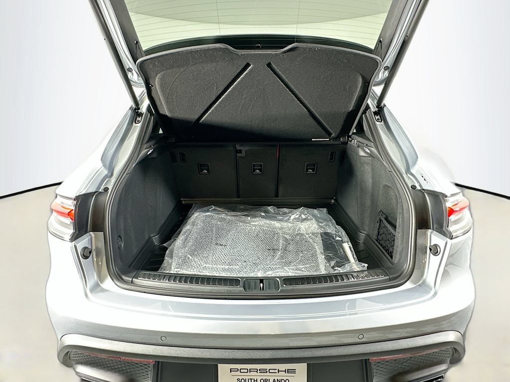 New 2026 Porsche Macan Turbo AWD/4WD image 28