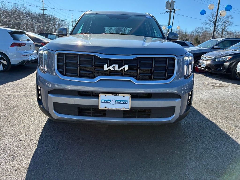 Used 2023 Kia Telluride S image 2