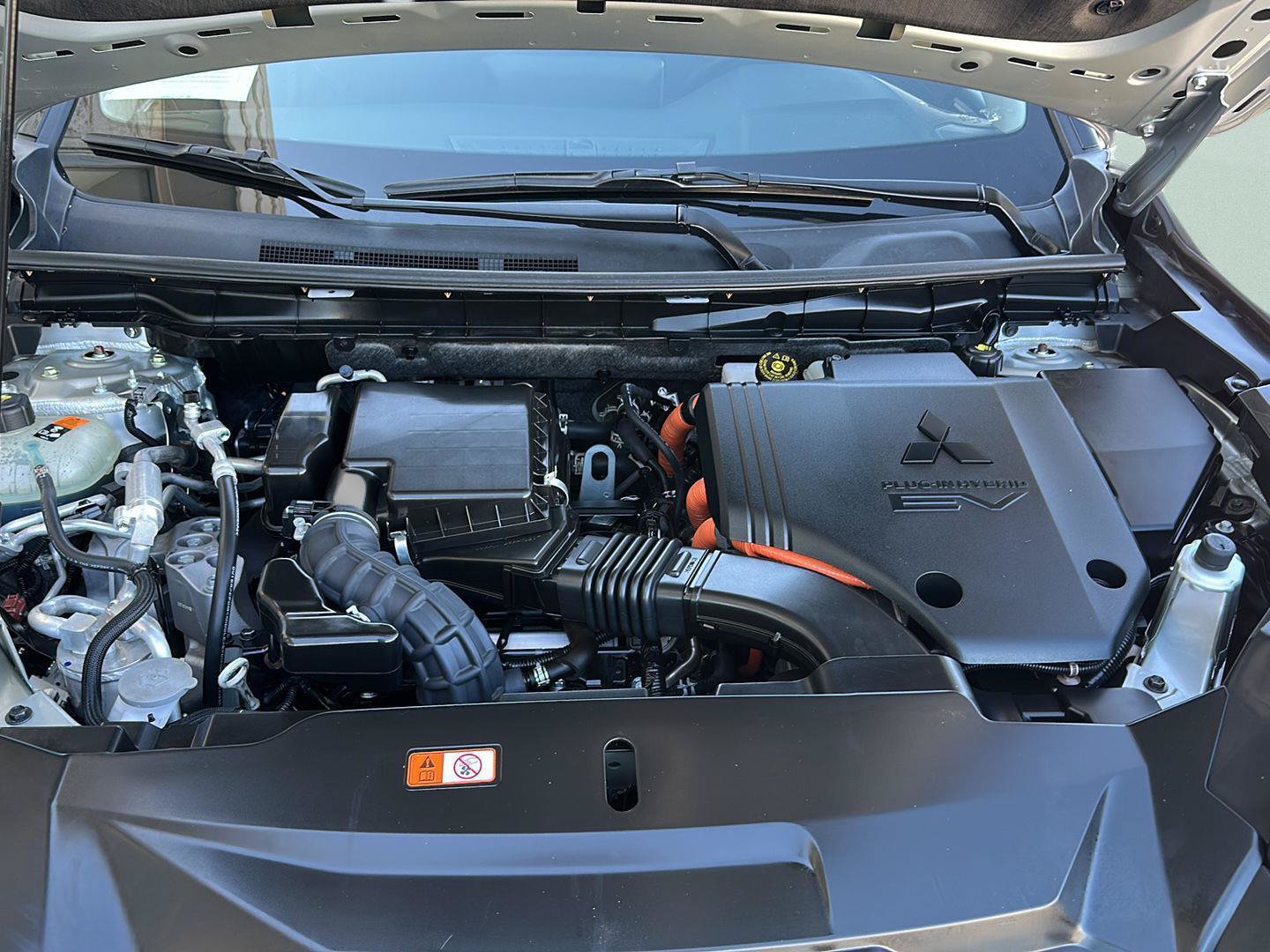 Used 2023 Mitsubishi Outlander 4WD Plug-In Hybrid image 33