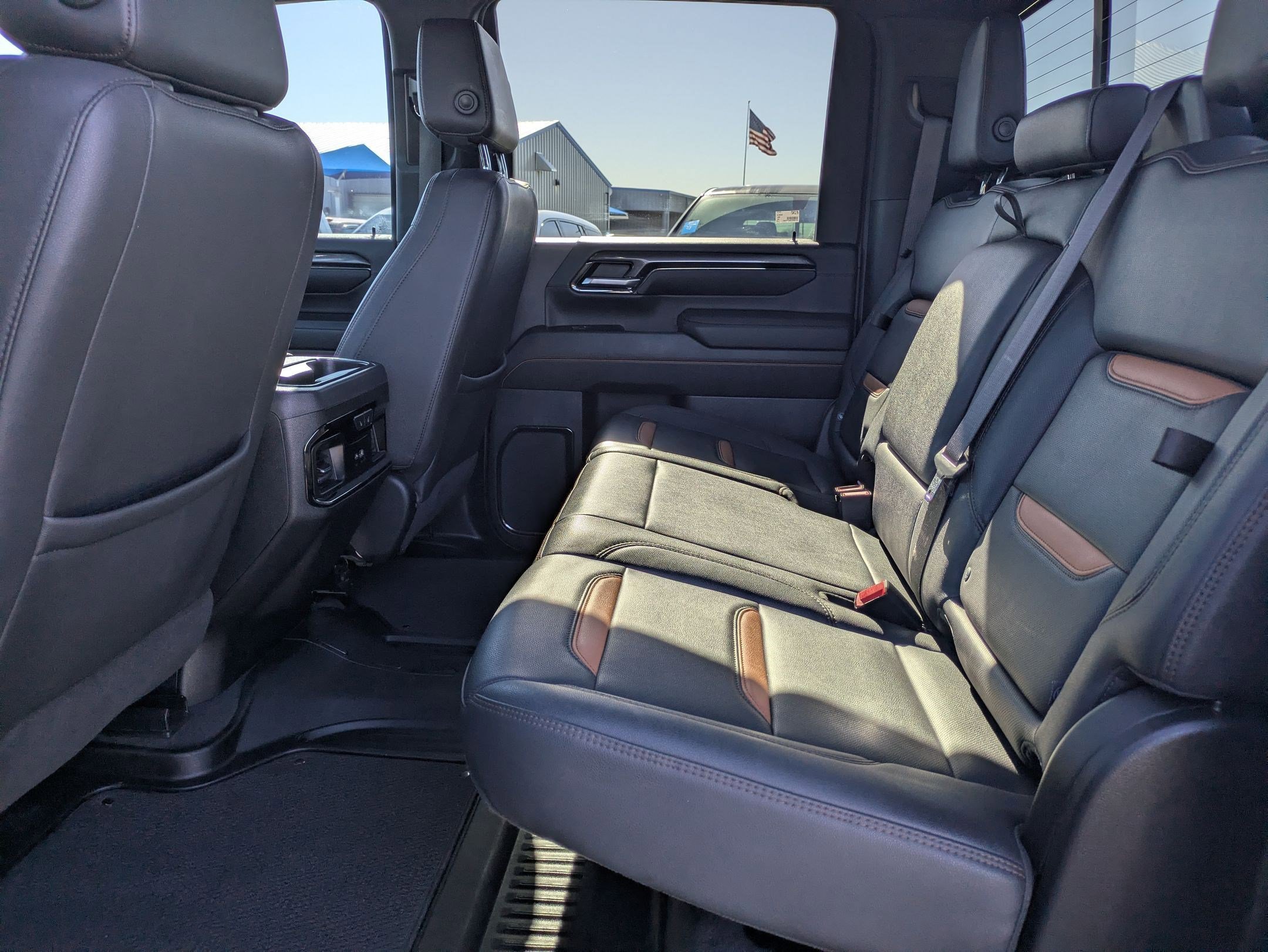 Used 2024 GMC Sierra 2500 AT4 w/ AT4 Premium Plus Package image 14