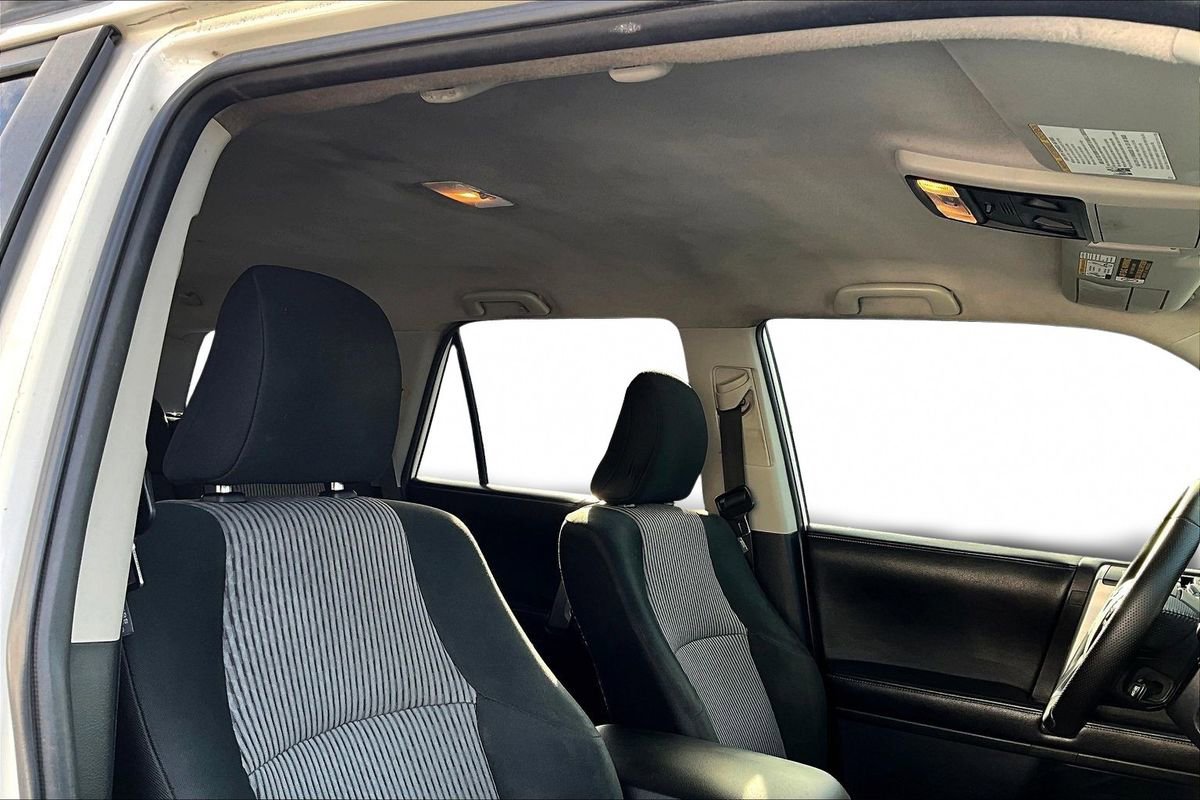 Used 2016 Toyota 4Runner SR5 image 27