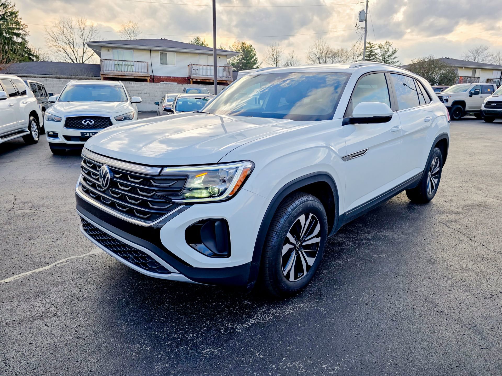 Used 2024 Volkswagen Atlas Cross Sport SE image 7