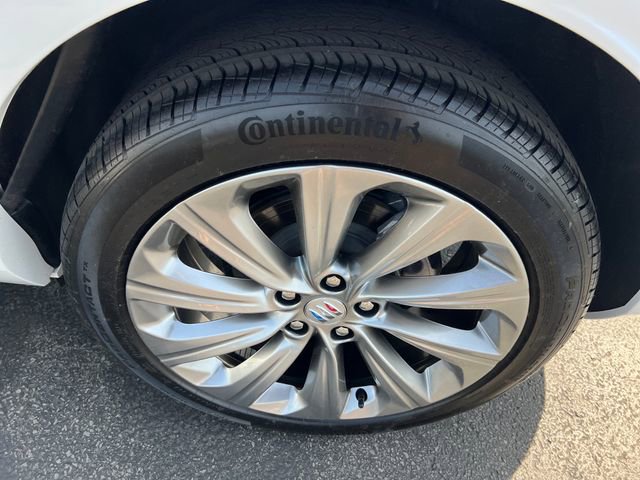 Certified 2025 Buick Envista Avenir FWD image 26
