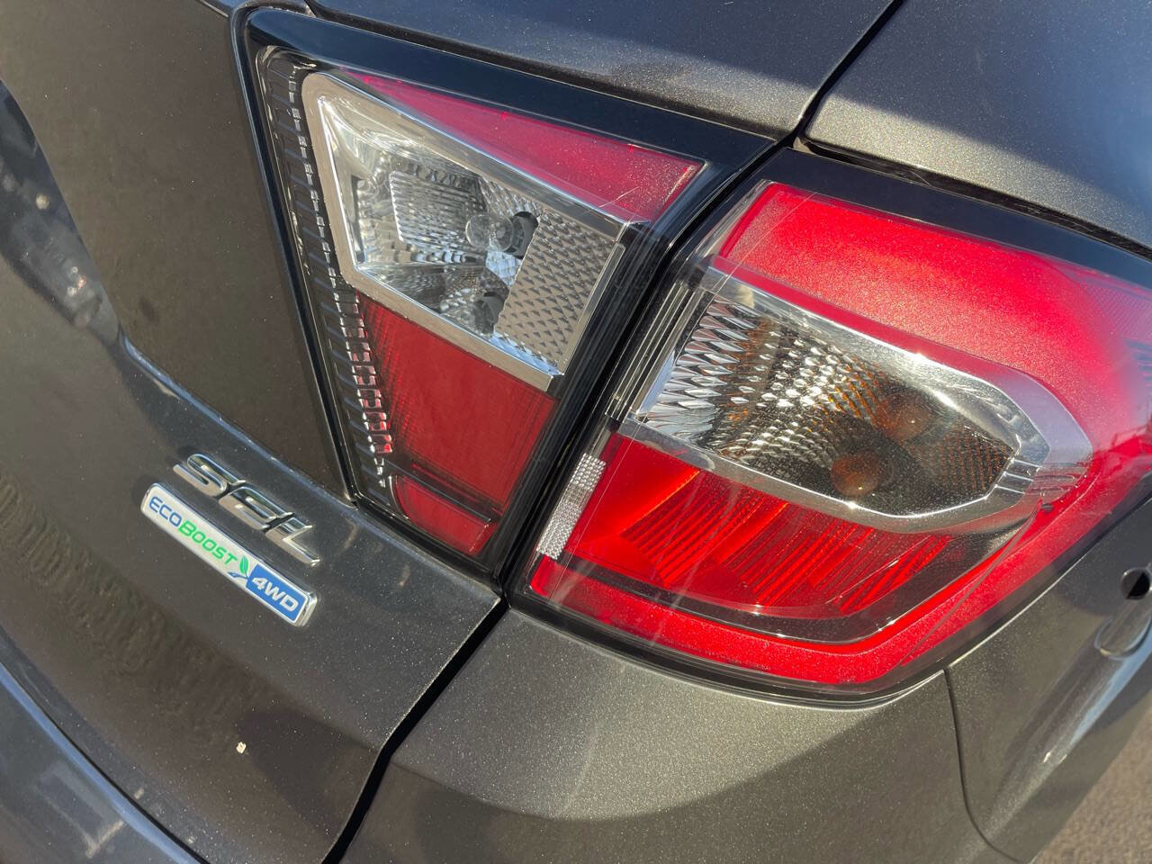 Used 2018 Ford Escape SEL image 16