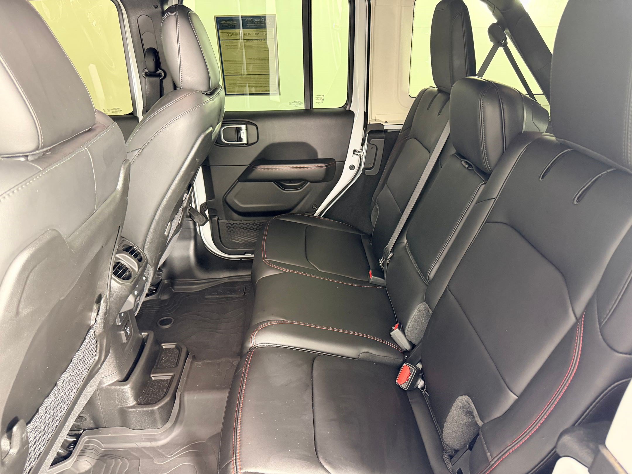 Used 2024 Jeep Wrangler Unlimited Rubicon AWD/4WD image 24