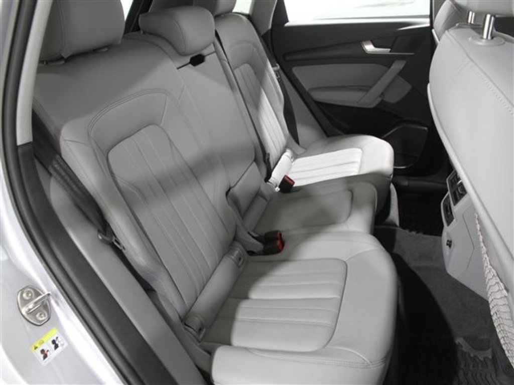 Used 2022 Audi Q5 2.0T Premium w/ Convenience Package image 17