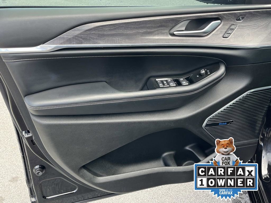 Used 2022 Jeep Grand Cherokee L Overland w/ Luxury Tech Group IV image 26