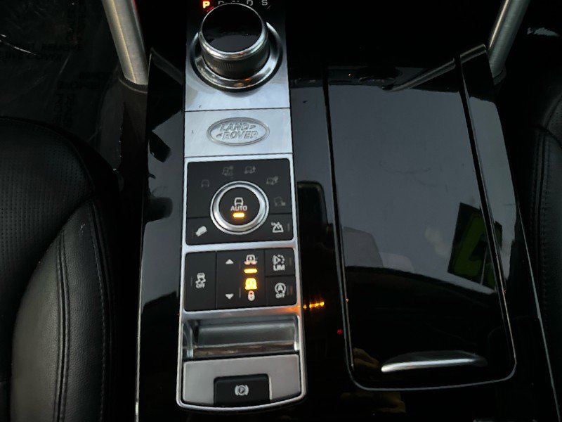 Used 2017 Land Rover Discovery HSE image 54