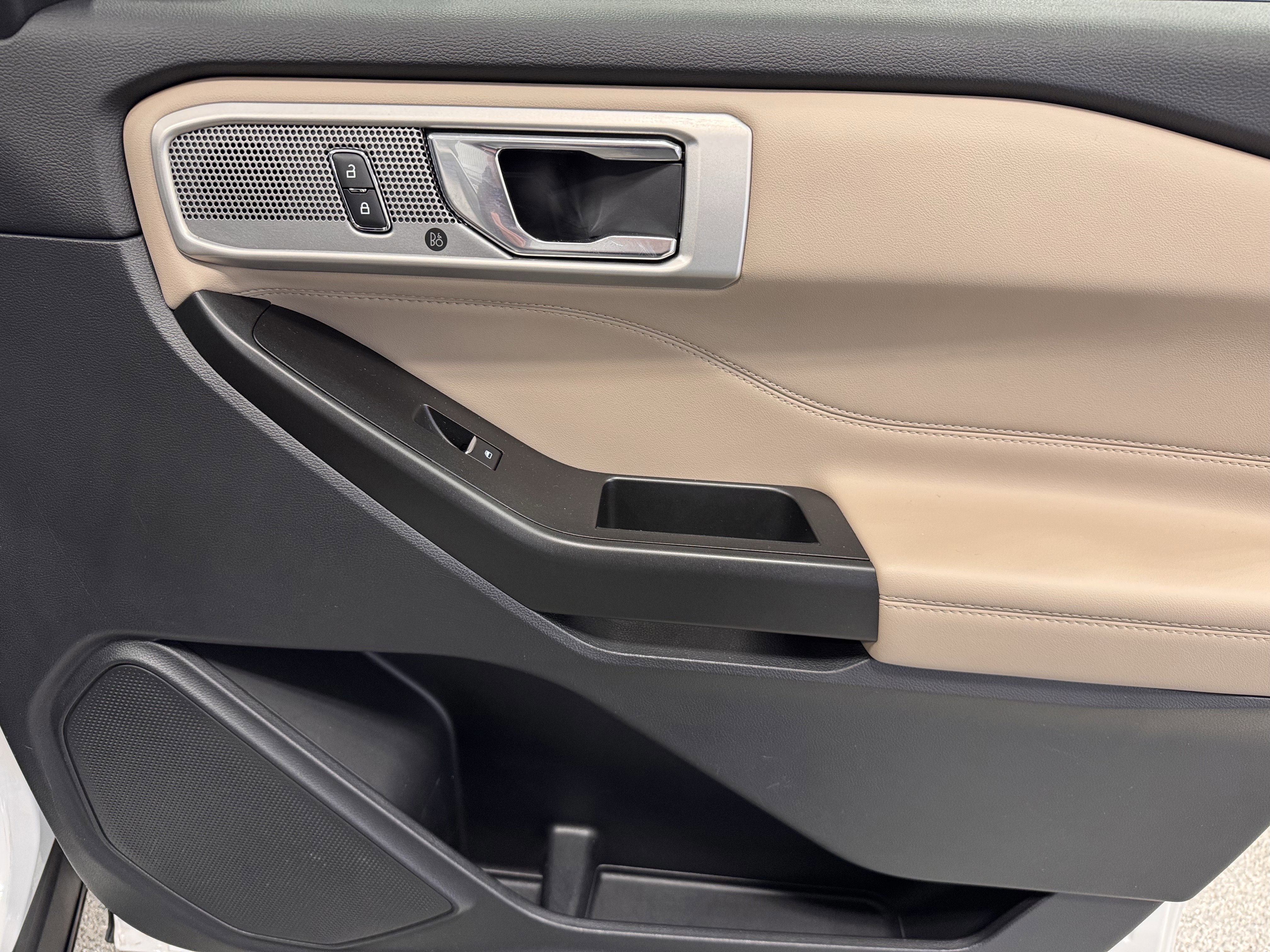 Used 2020 Ford Explorer Limited w/ Class III Trailer Tow Package image 30