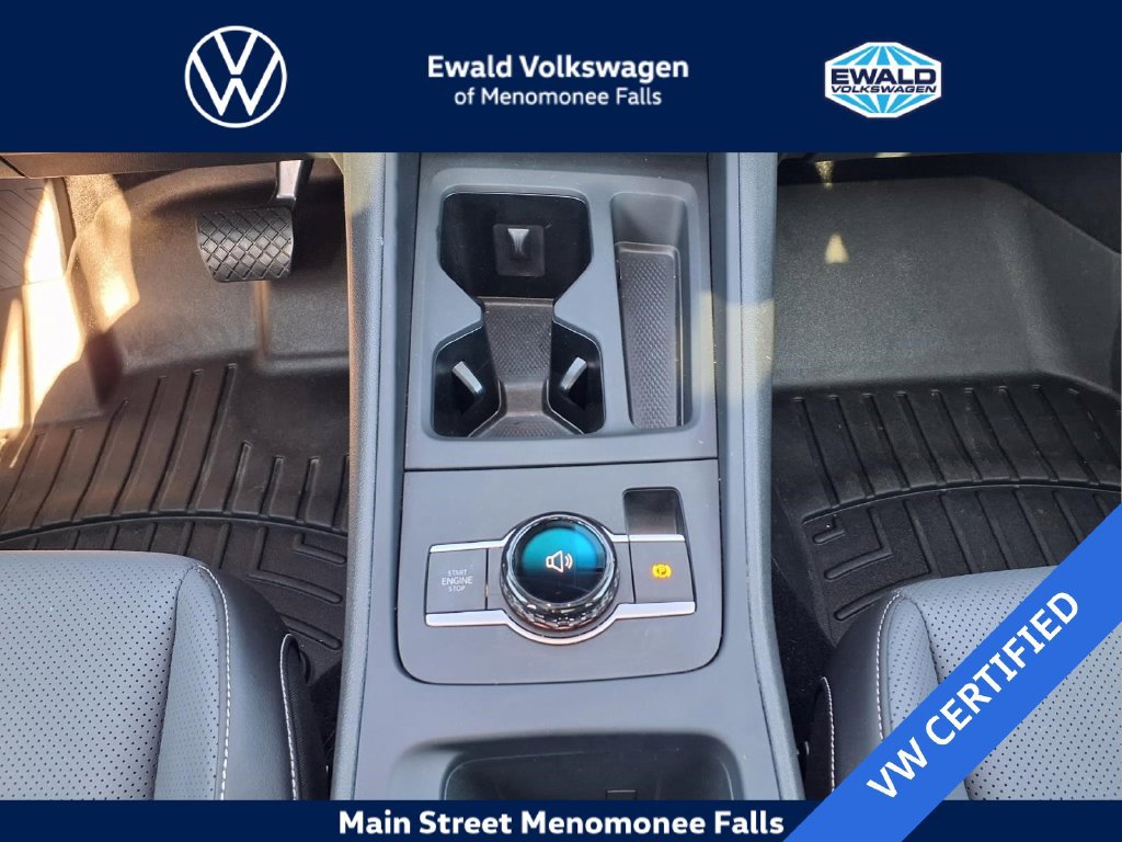 Used 2026 Volkswagen Tiguan SE AWD/4WD image 14
