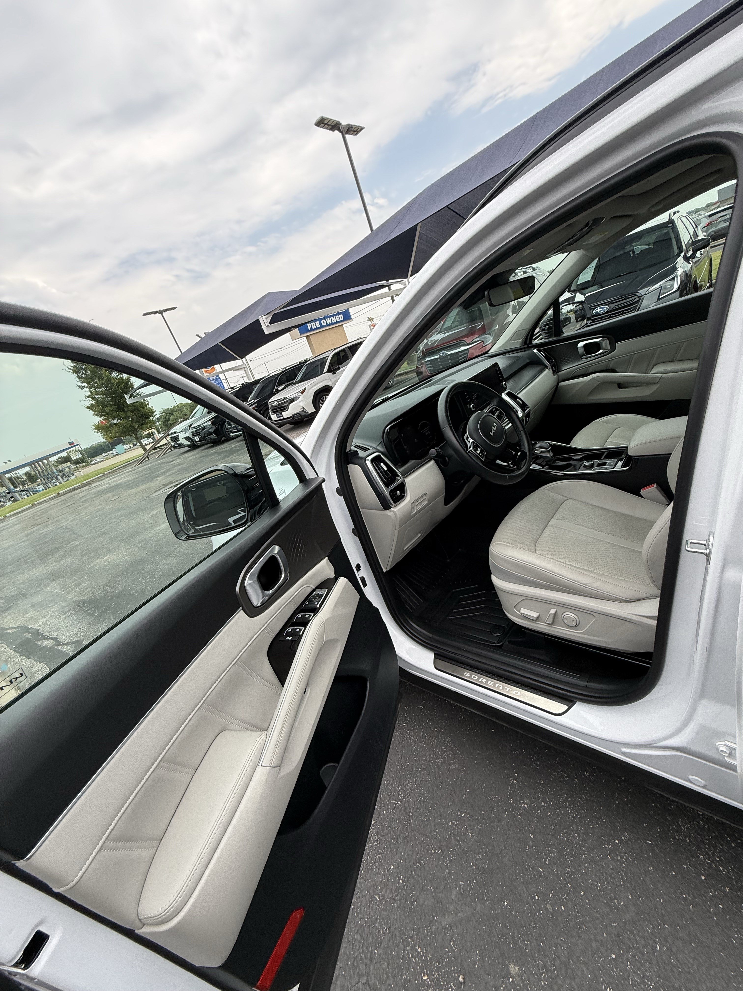 Used 2023 Kia Sorento SX AWD/4WD image 21