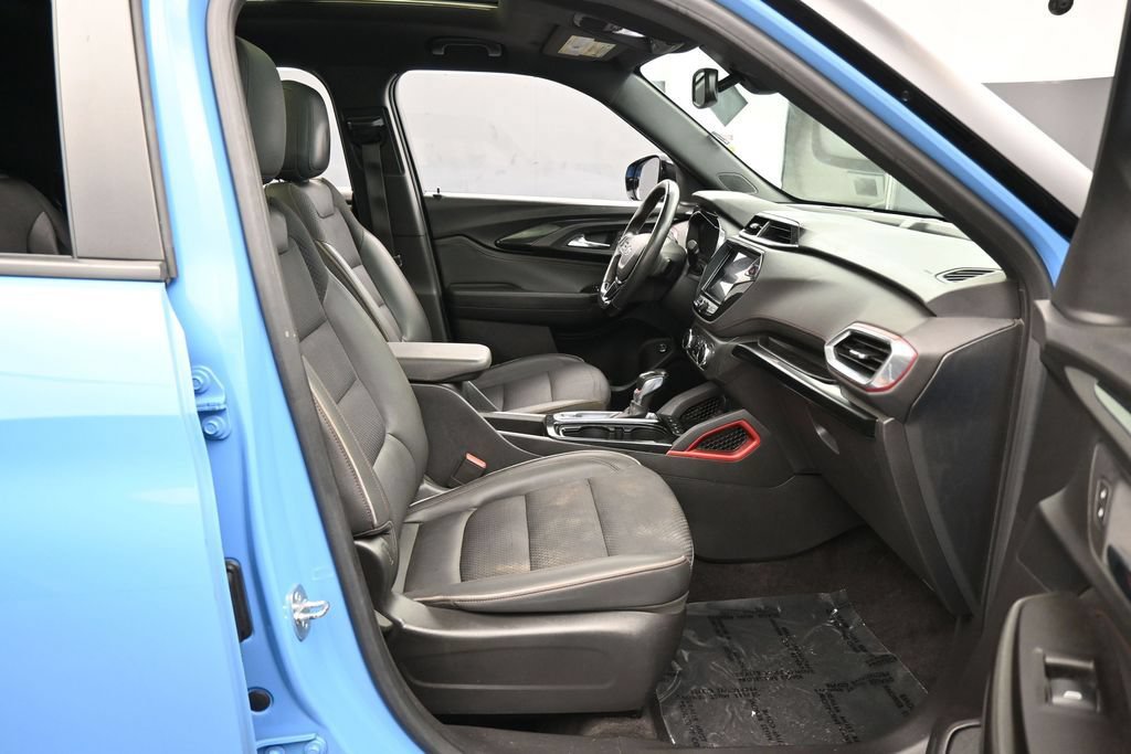 Used 2023 Chevrolet TrailBlazer RS w/ Sun and Liftgate Package FWD image 41