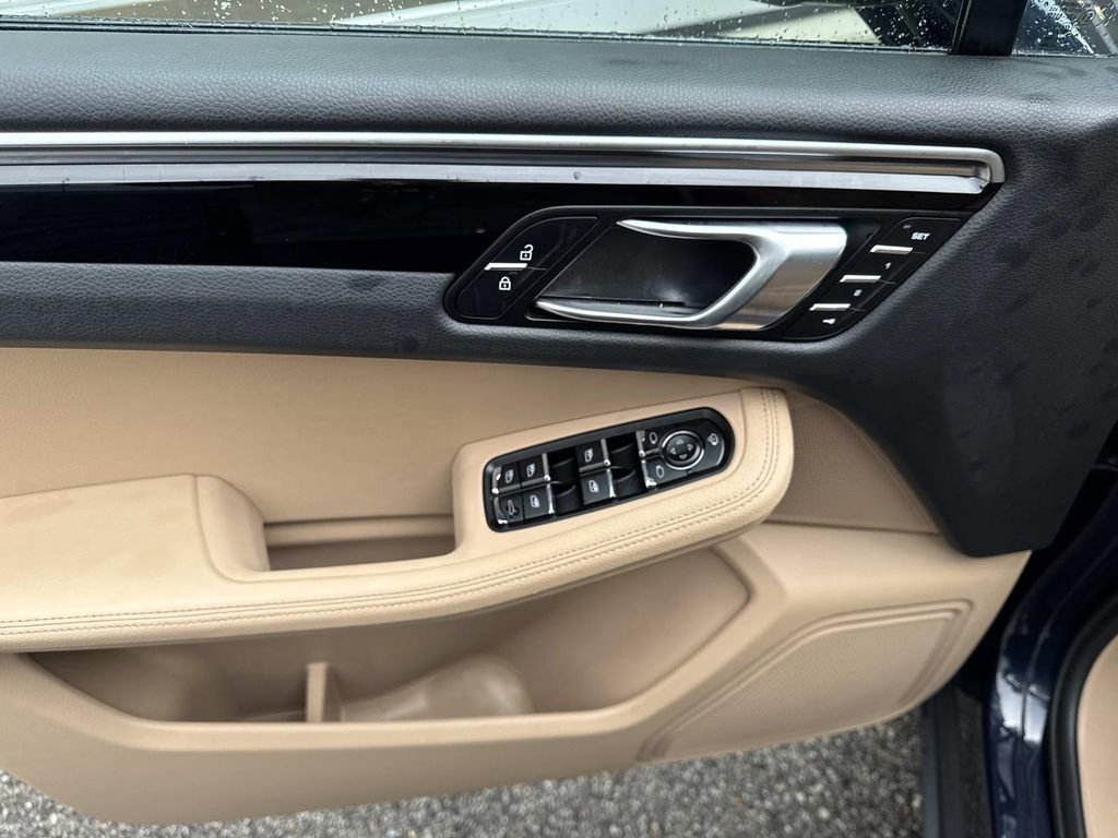 Used 2023 Porsche Macan S w/ Sport Chrono Package image 17