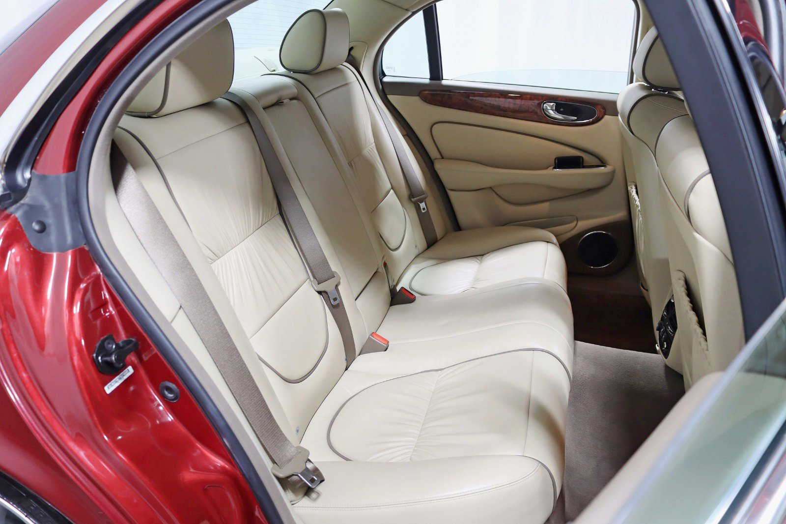 Used 2007 Jaguar XJ8 image 24