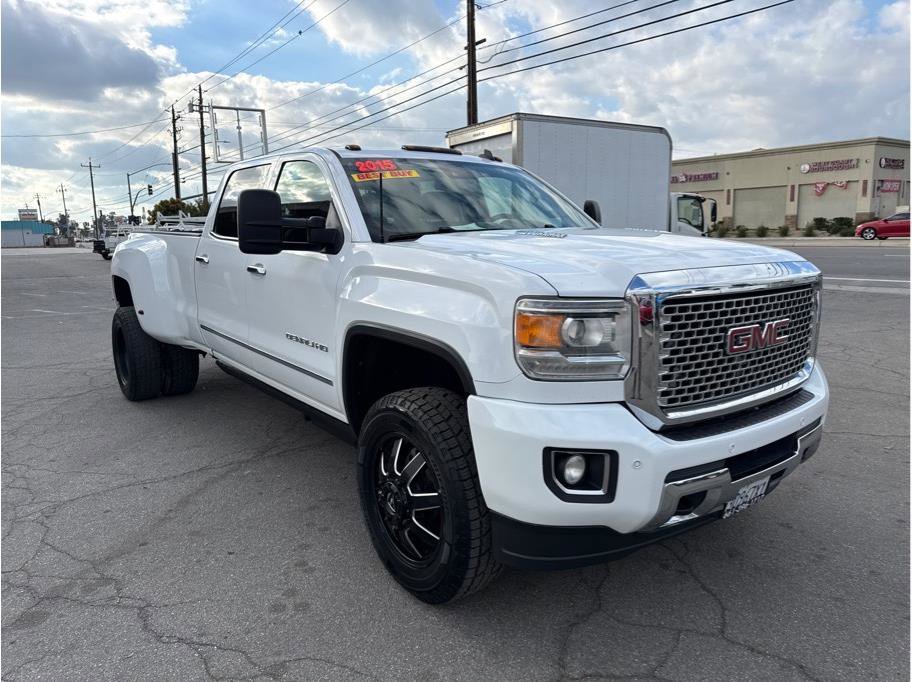 Used 2015 GMC Sierra 3500 Denali image 3