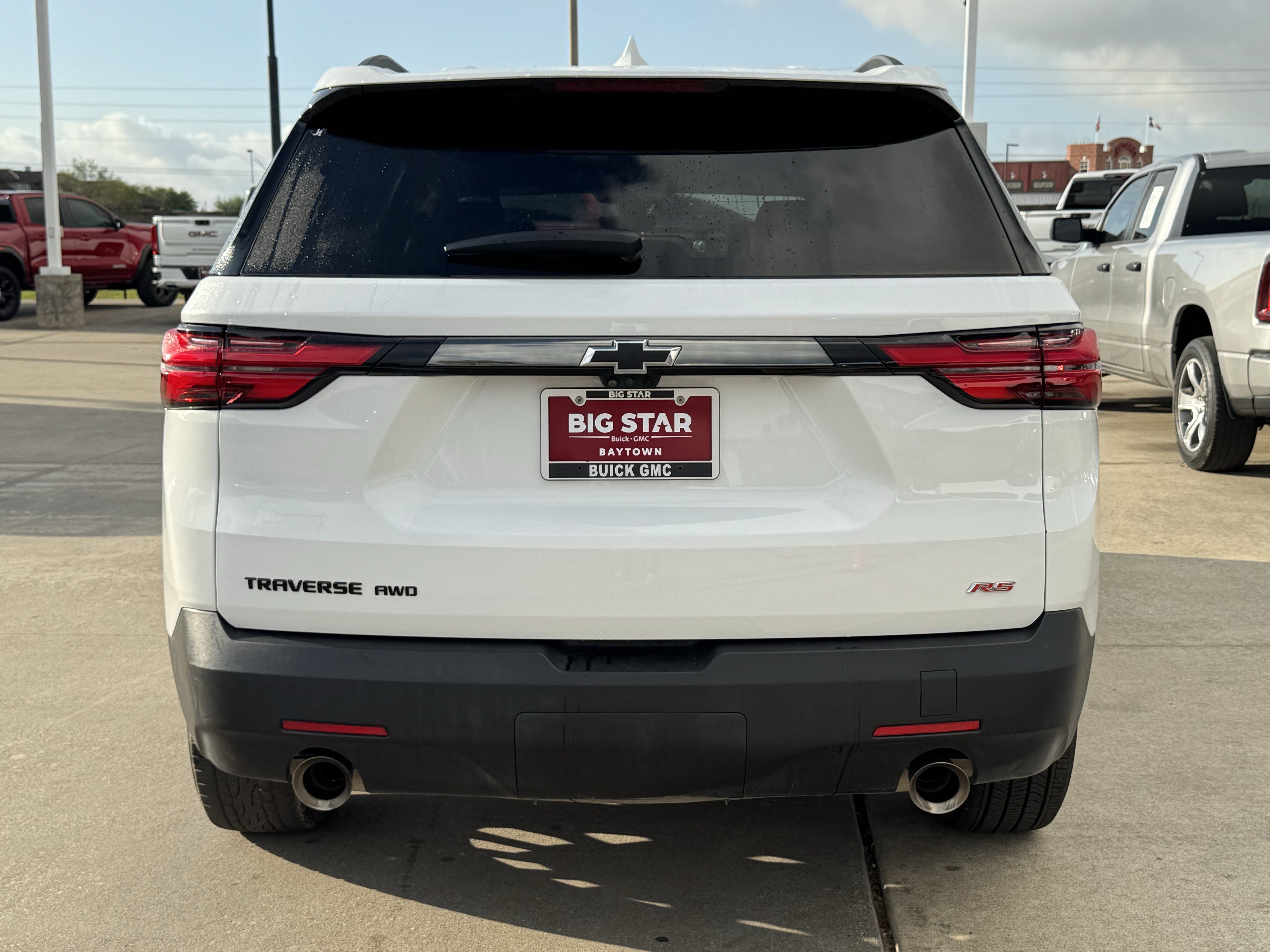 Used 2023 Chevrolet Traverse RS image 9