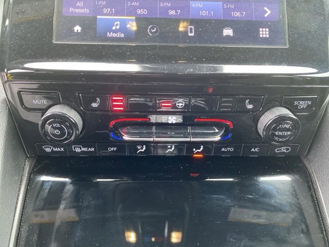 Used 2024 Jeep Grand Cherokee Altitude image 25