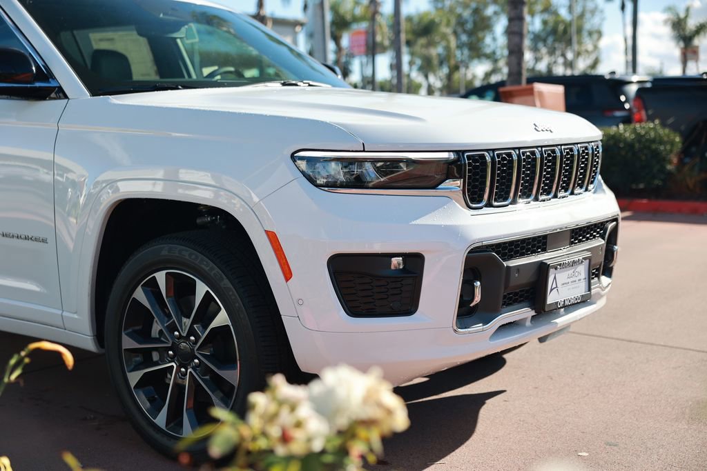 New 2025 Jeep Grand Cherokee L Overland w/ Rear Seat Video Group I image 7