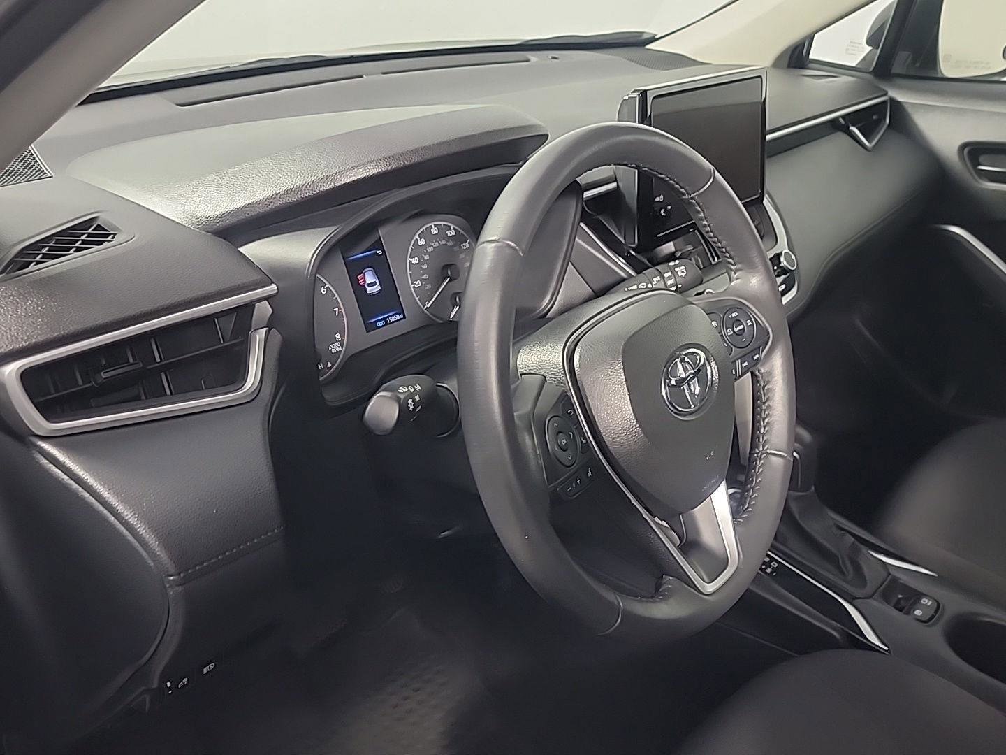 Used 2024 Toyota Corolla Cross LE w/ Black Badges Package (TMS) image 16