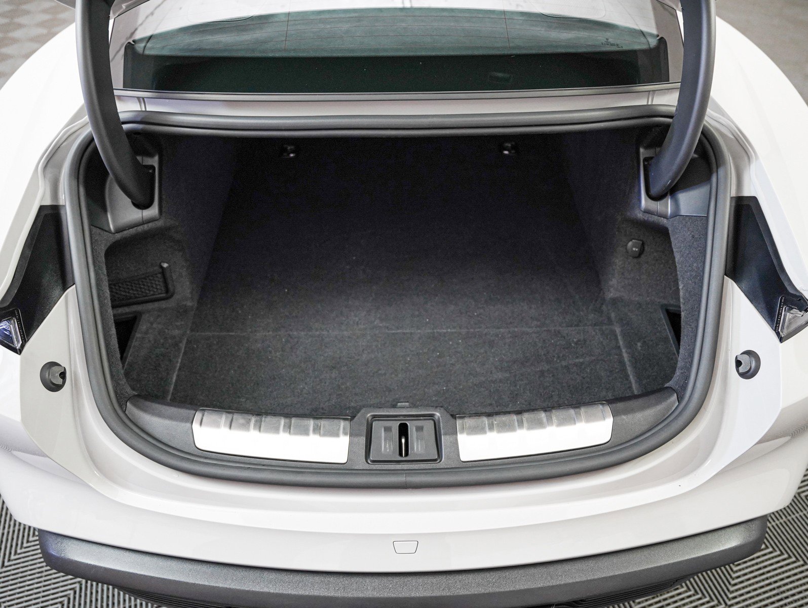 Certified 2024 Porsche Taycan 4S w/ Technology Package (P6F) image 24