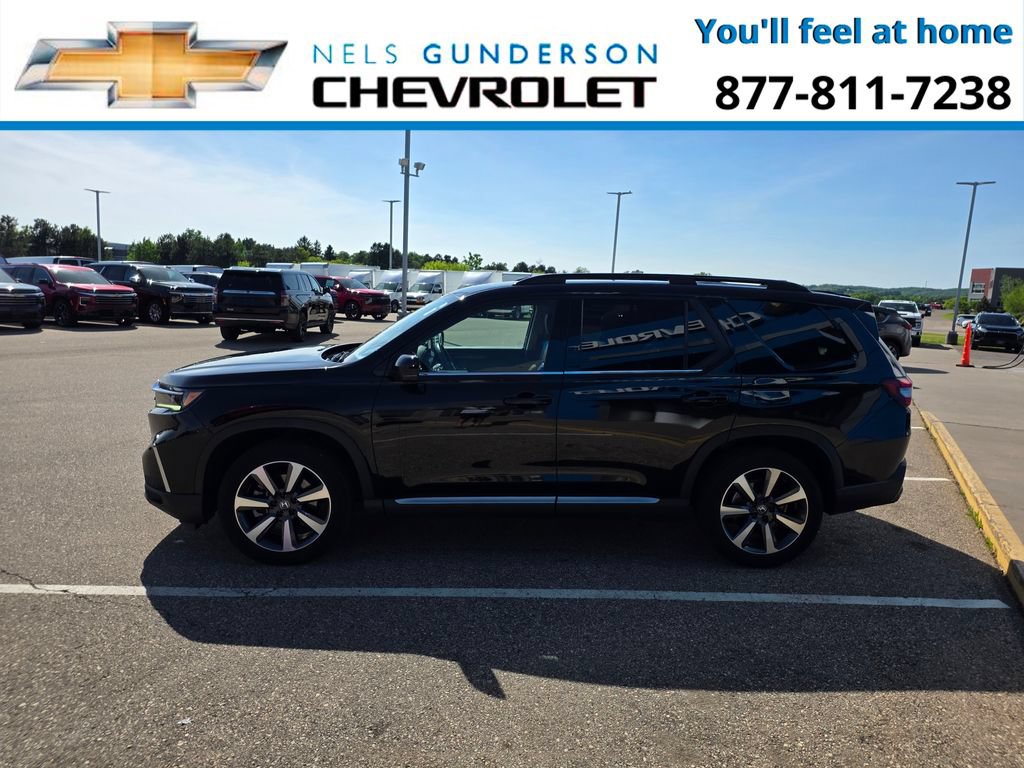 Used 2025 Honda Pilot Elite image 4
