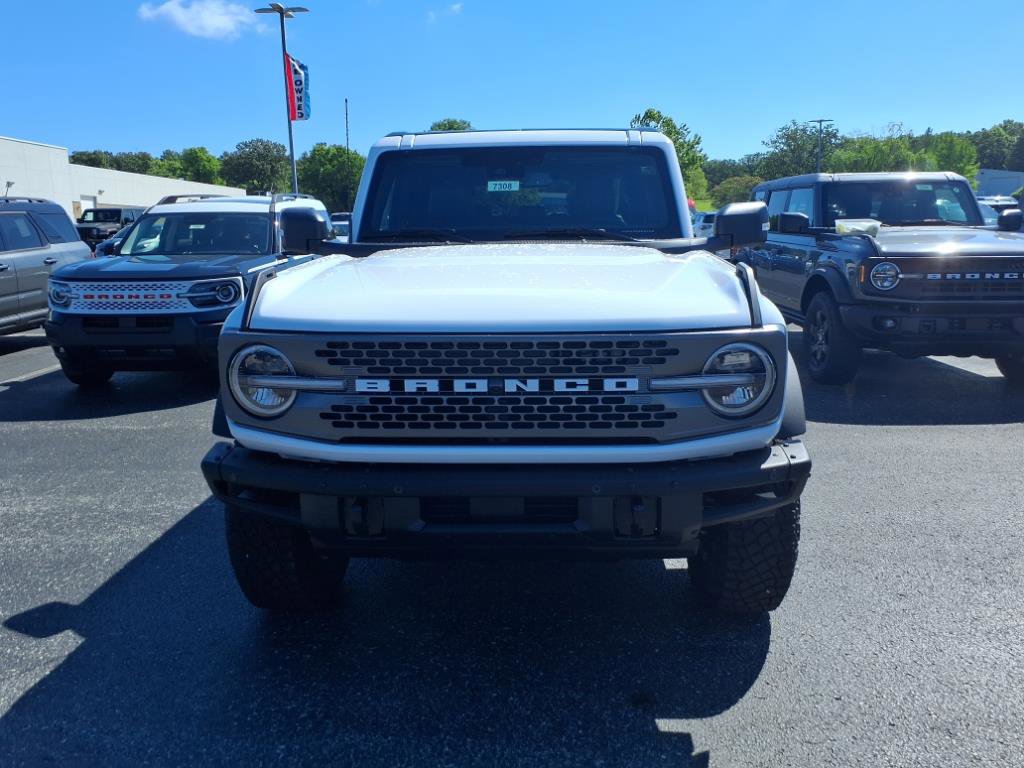 New 2025 Ford Bronco Badlands image 2