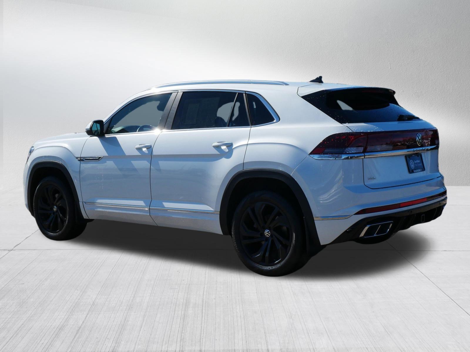 Certified 2024 Volkswagen Atlas Cross Sport SEL R-Line image 5