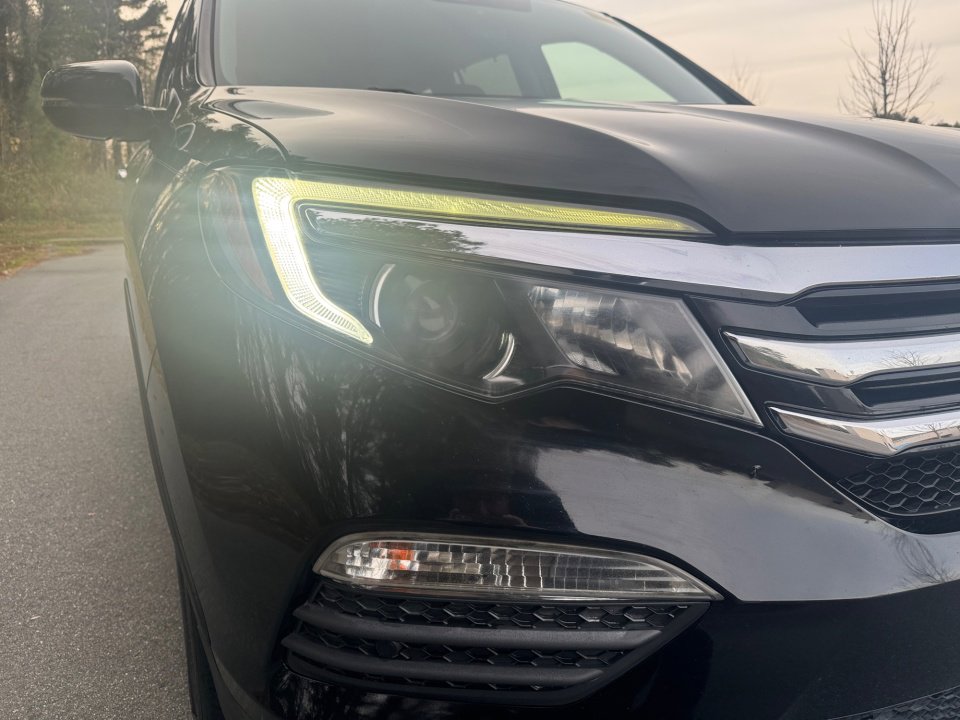 Used 2016 Honda Pilot Elite image 28