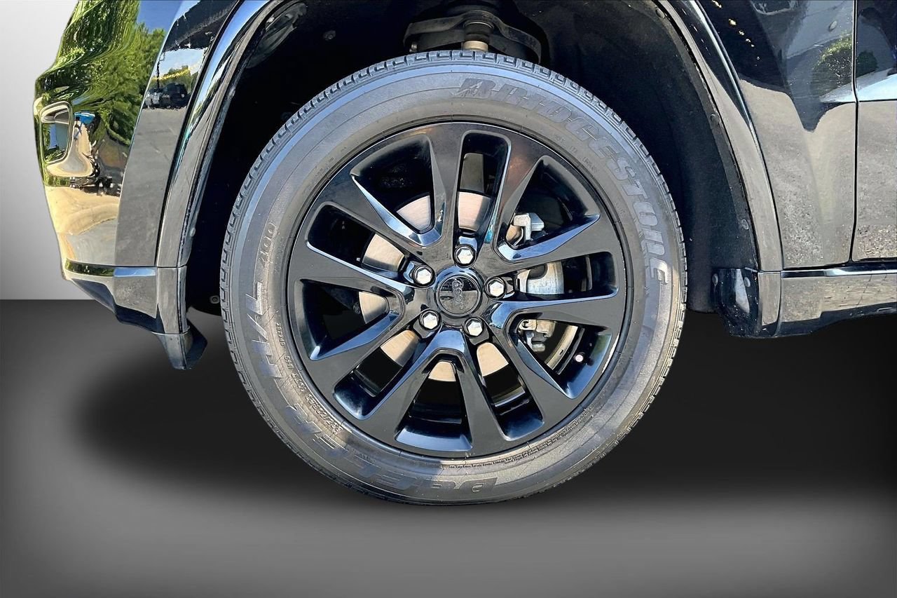 Certified 2020 Jeep Grand Cherokee Altitude AWD/4WD image 30