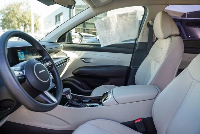 Used 2025 Hyundai Tucson SE image 18