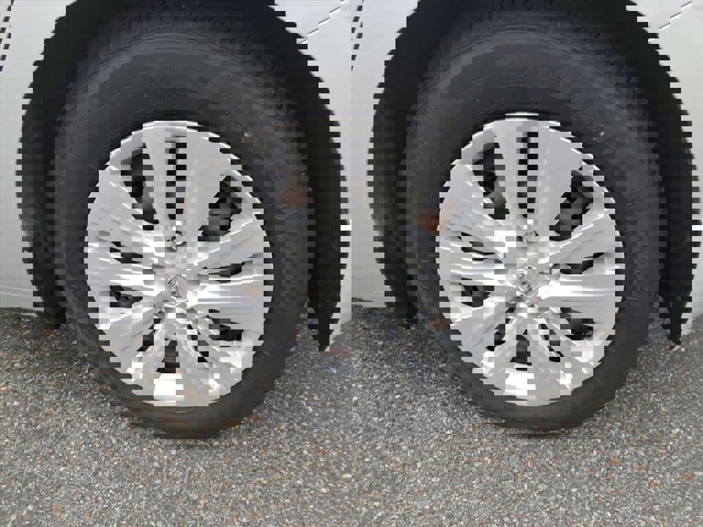 Certified 2020 Nissan Sentra S image 9