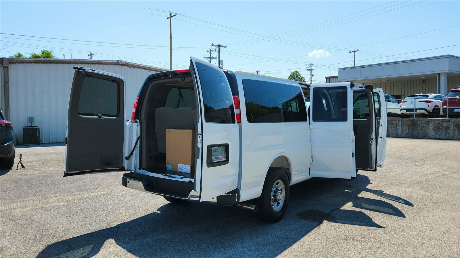 New 2026 Chevrolet Express 3500 LT w/ LT Preferred Equipment Group RWD image 6